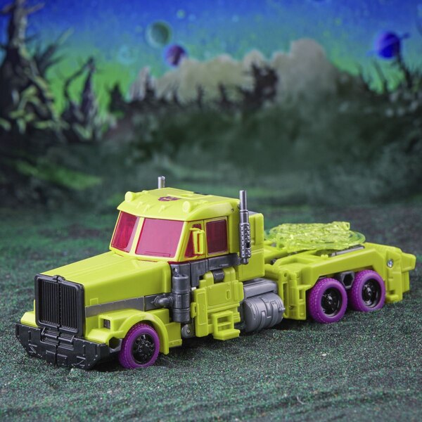 Image Of Transformers Legacy Evolution G2 Toxitron  (30 of 32)